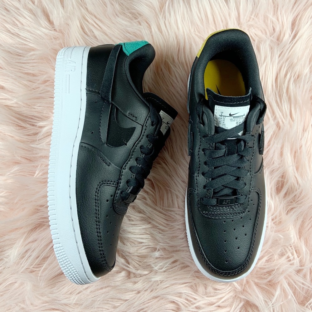 New Women’s Nike Air Force 1 ‘07 LX black leather - Picture 3 of 6